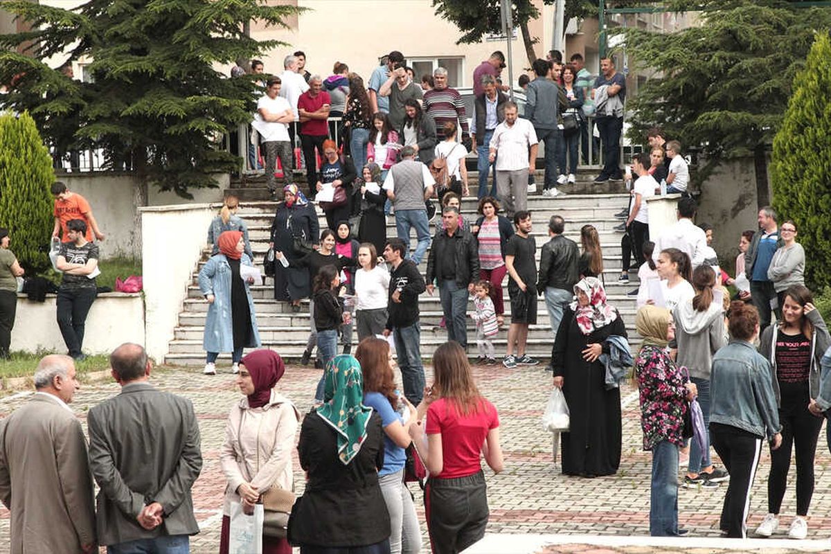 Yks\'nin Birinci Oturumu Başladı
