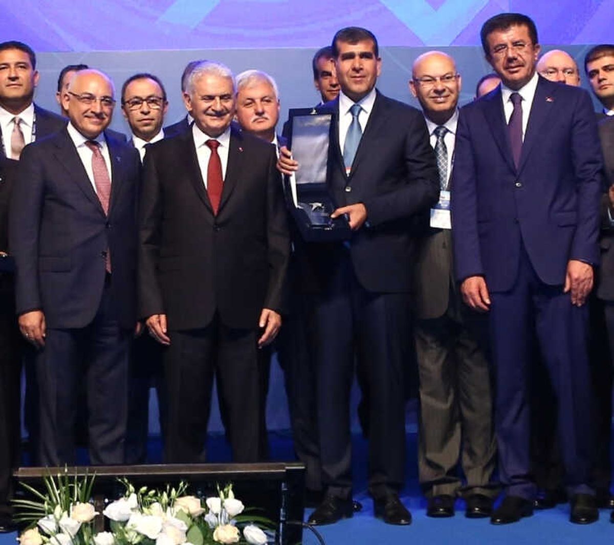 Başbakan Binali Yıldırım\'dan İhracat Şampiyonu Altunkaya\'ya Ödül