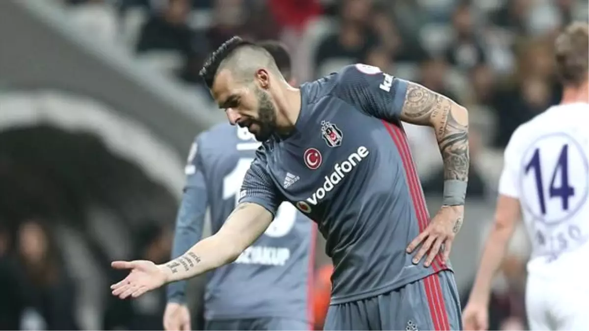 Beşiktaş\'ta Negredo ile Yollar Ayrılıyor