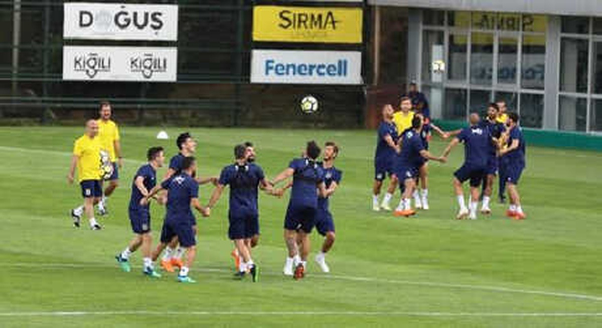 Fenerbahçe Yeni Sezon Hazırlıklarını Sürdürdü