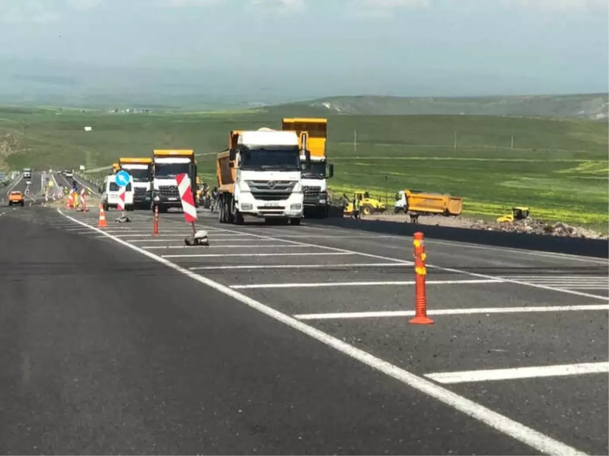 Kars\'ta Karayolları Bölge Müdürlüğü Yol Çalışmalarını Hızlandırdı