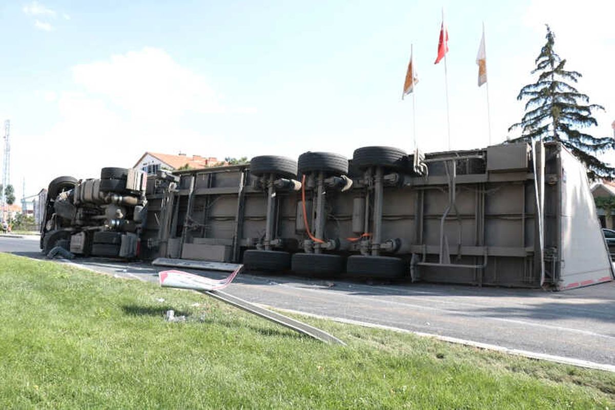 Kırşehir\'de Trafik Kazası: 2 Yaralı