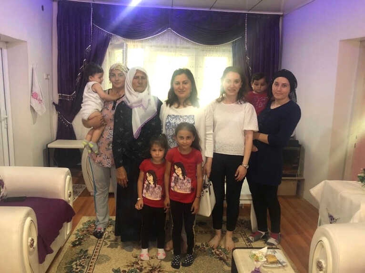 Vali Ünlü\'nün Eşi, Şehit Ailesini Ziyaret Etti