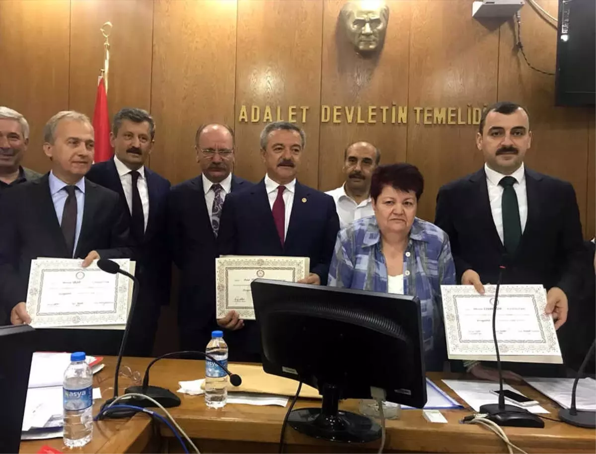 AK Parti Zonguldak Milletvekilleri Mazbatalarını Aldı