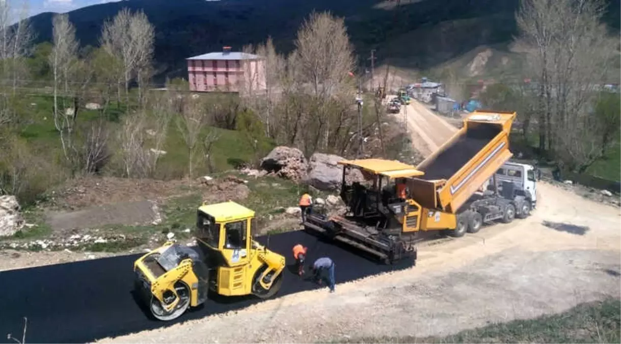 Büyükşehir Kırsalda Dağ-taş Demeden Yol Yapıyor