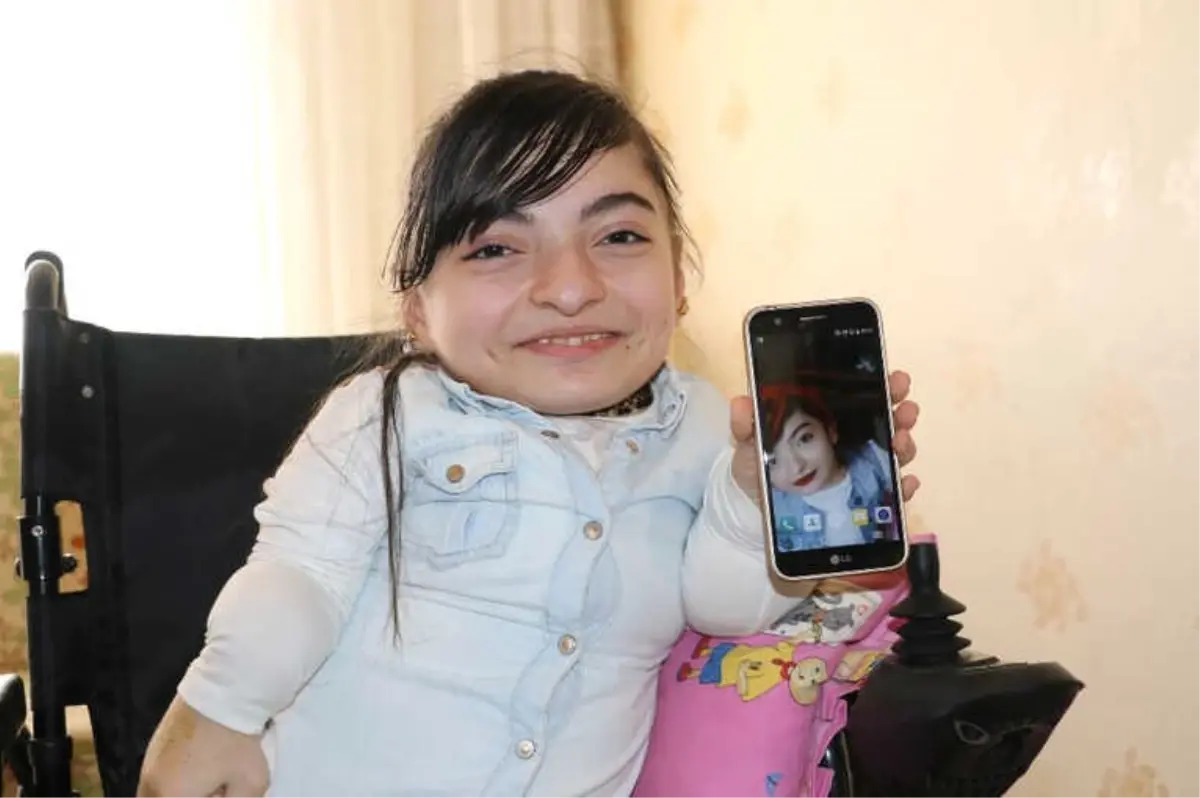 Genç Kızlık Gururunu Bir Kenara Bıraktı, Türkiye\'ye Sesleniyor