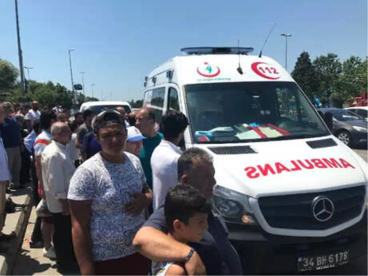 Kartal\'da Denizde Kaybolan Kişinin Cansız Bedenine Ulaşıldı (2)