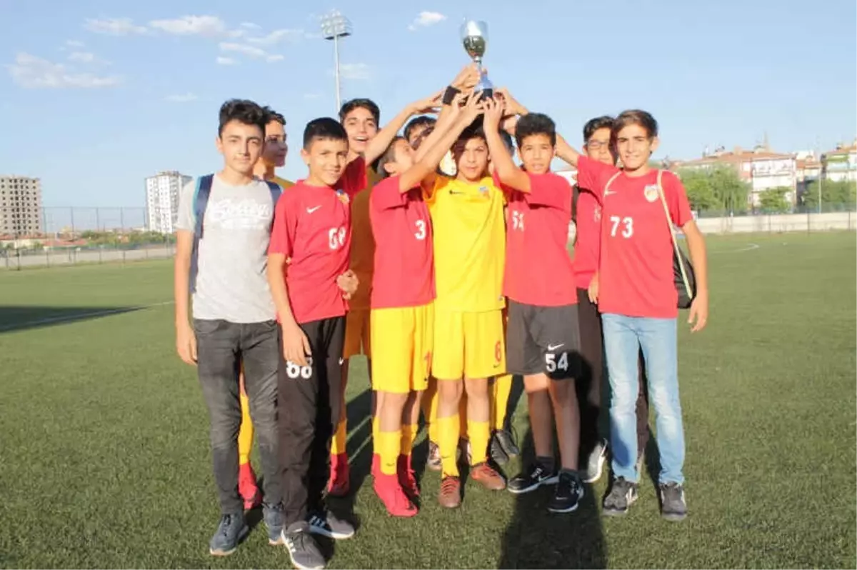 Kayseri U-13 Ligi\'nin Şampiyonu Kayserispor Oldu