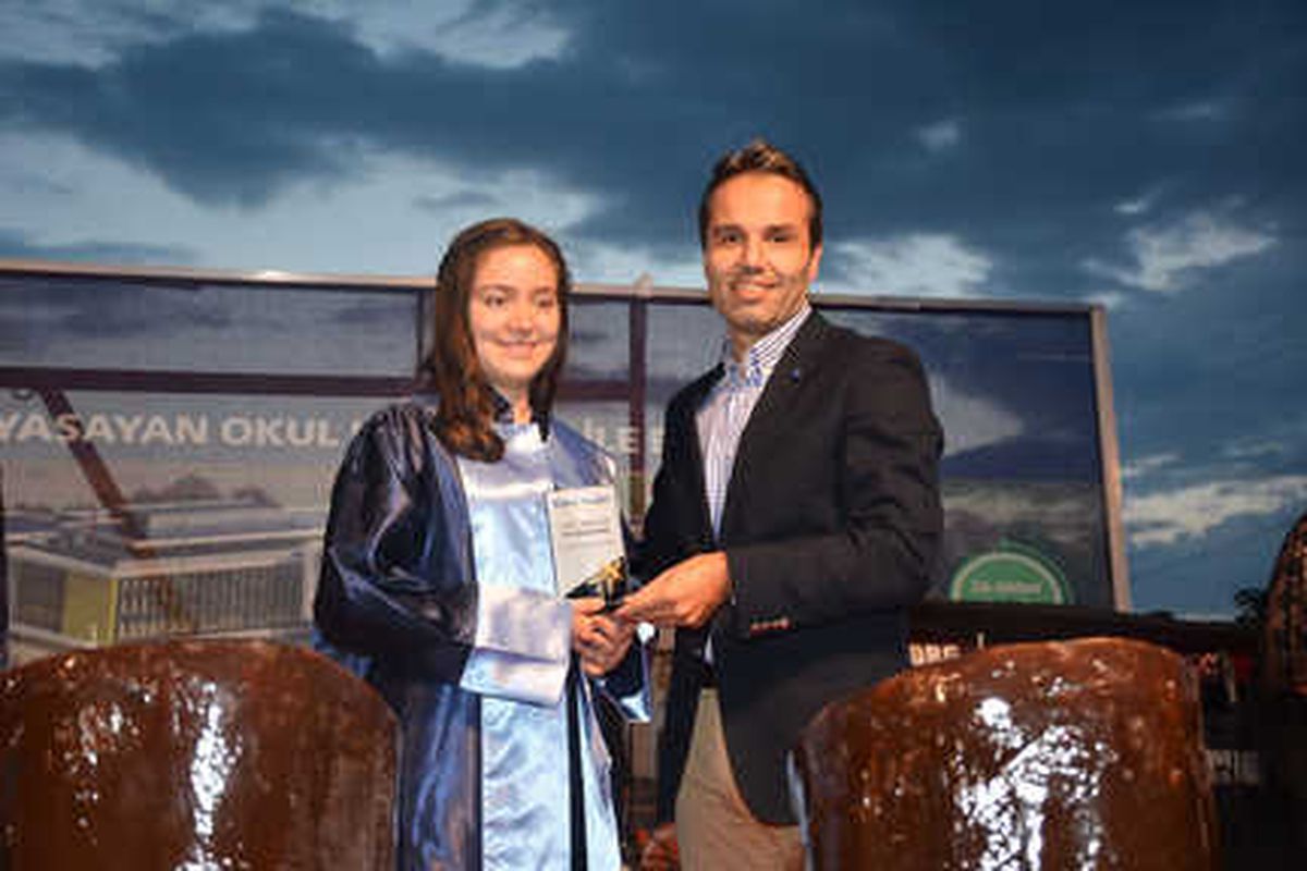 Kültürlü Öğrenciler Diplomalarını Aldı