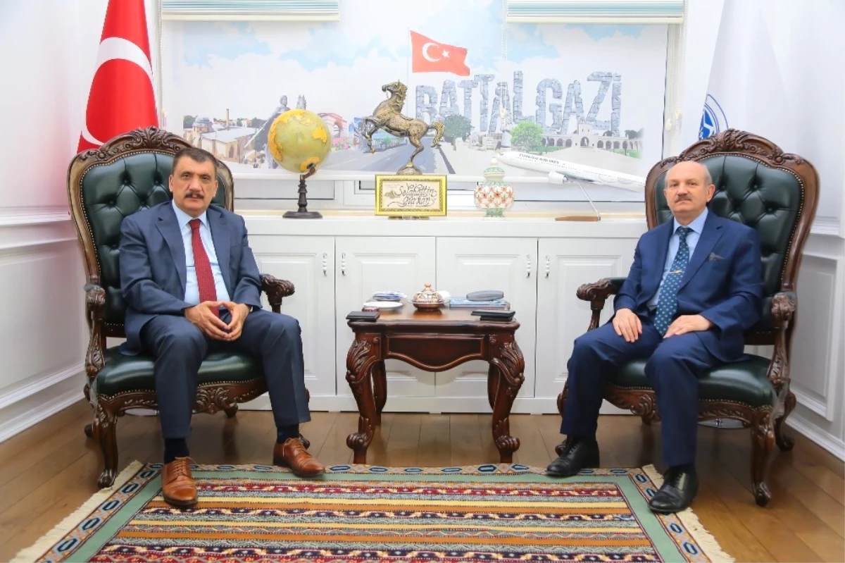 MEB Strateji Geliştirme Başkanı Konaklı\'dan Gürkan\'a Ziyaret