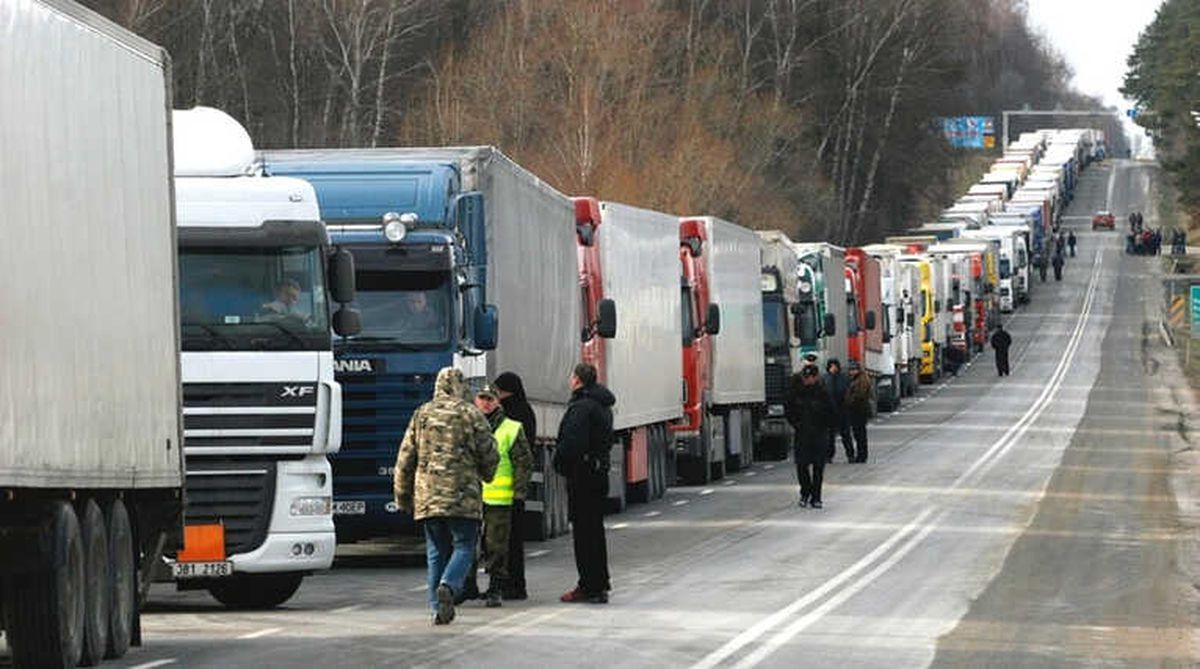 Rusya, Ukrayna\'nın Ticaret Yasağını Uzattı