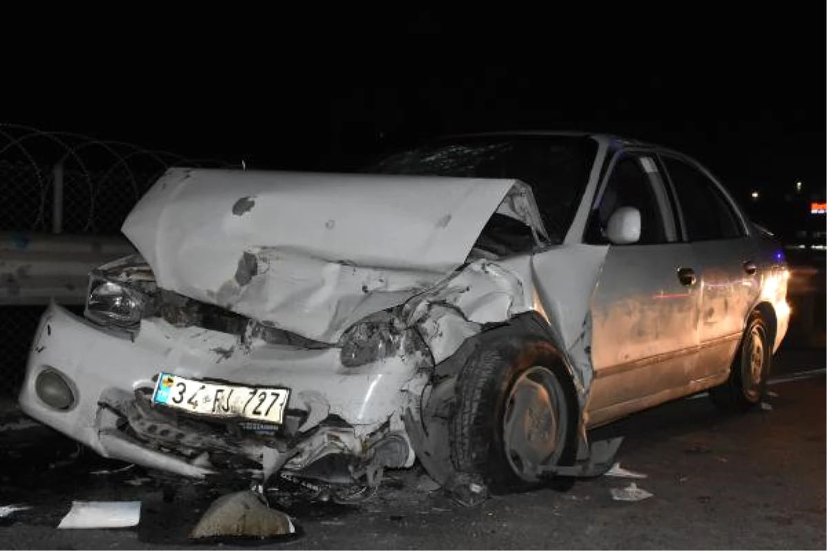 Sancaktepe\'de İki Otomobil Çarpıştı: 7 Yaralı