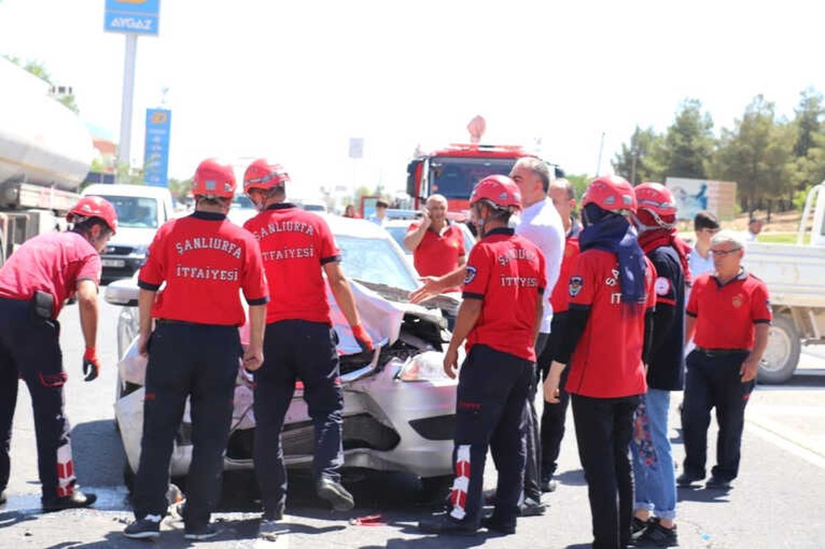 Şanlıurfa\'da Trafik Kazası: 2 Yaralı