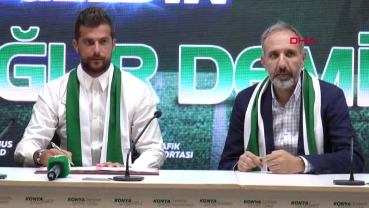 Spor Uğur Demirok Konyaspor\'la 2 Yıllık Sözleşme İmzaladı