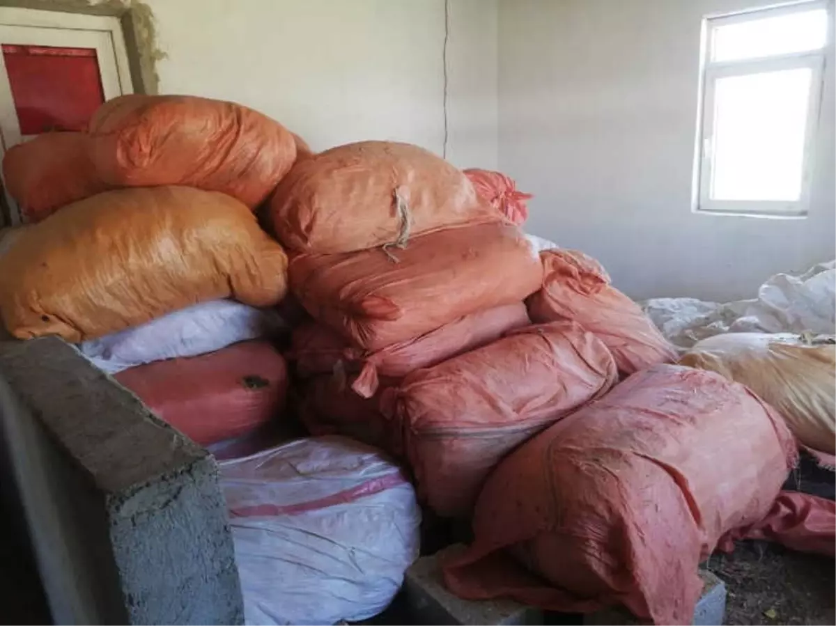 Van\'da Bin 660 Kilogram Kaçak Tütün Ele Geçirildi