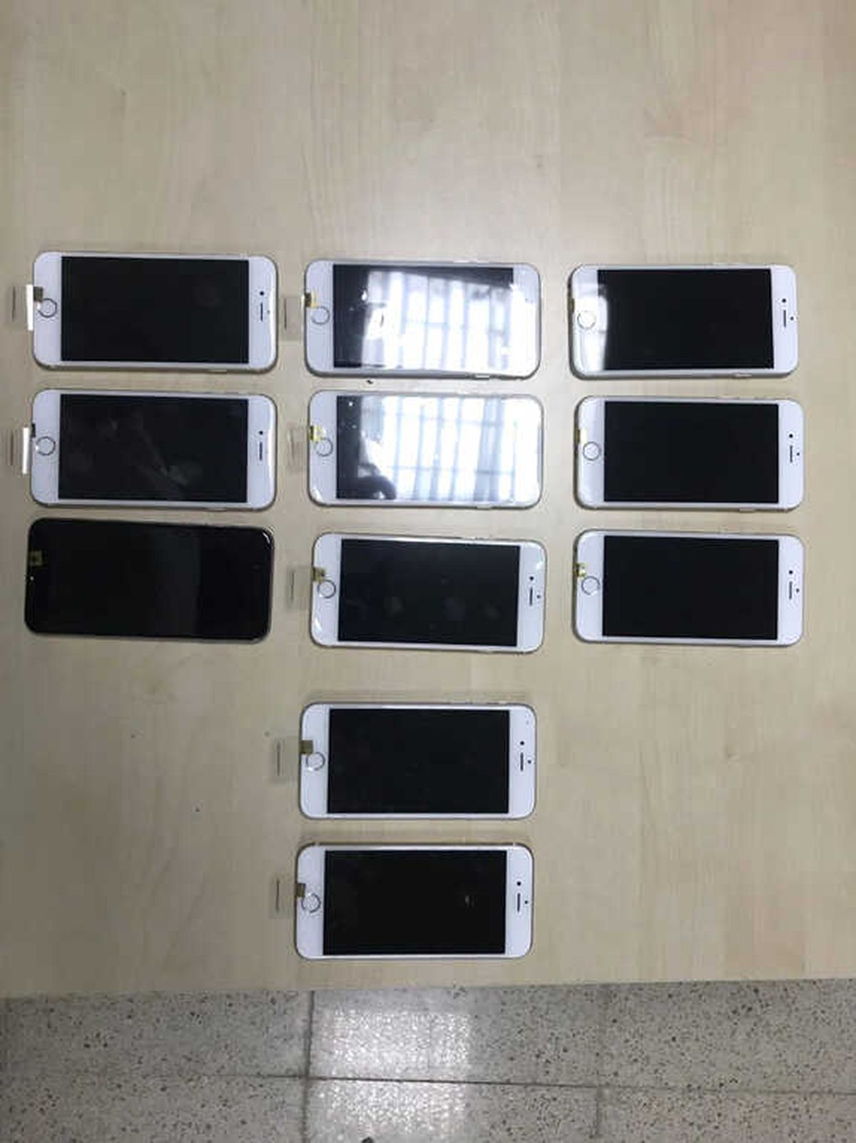 Van\'da Cep Telefonu Kaçakçılığı
