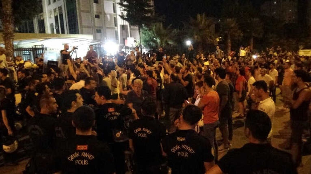 Antalya\'da Seçim Gecesinde Çıkan Olaylara Tutuklama
