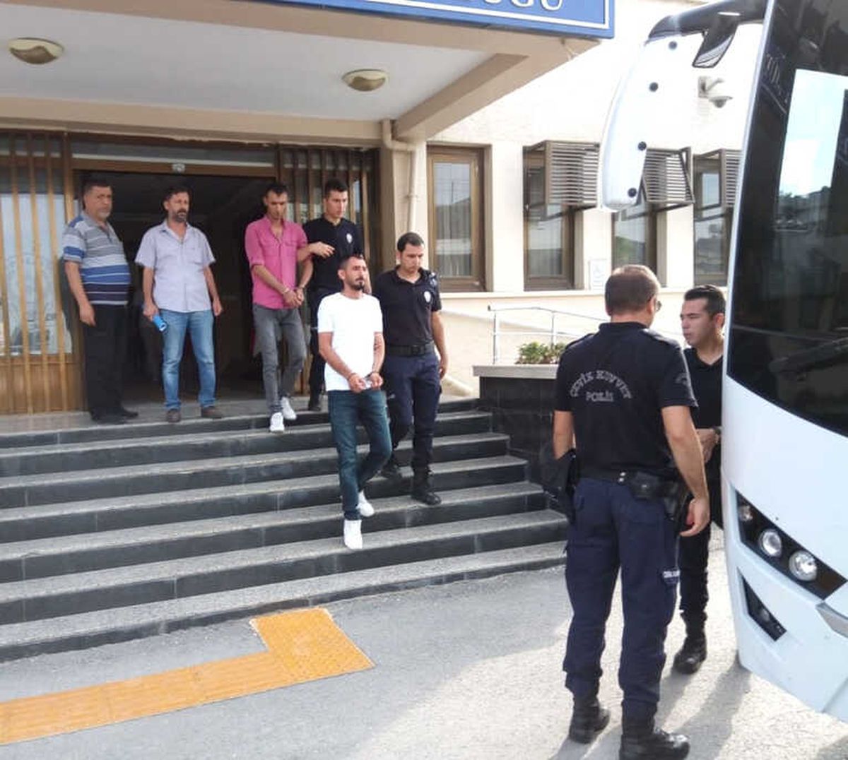 Eczaneye Saldırıya 3 Tutuklama