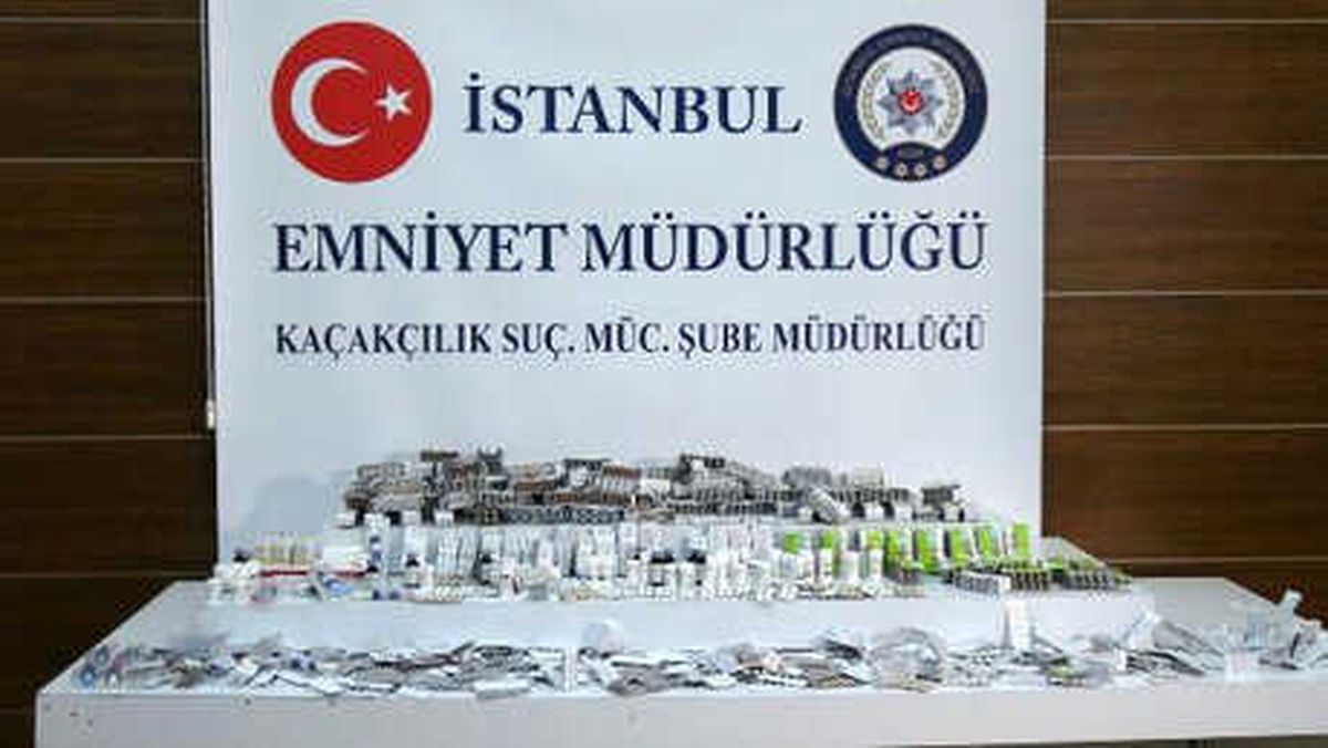 İstanbul\'da Kaçak İlaç Operasyonu: 27 Bin 527 Hap Ele Geçirildi