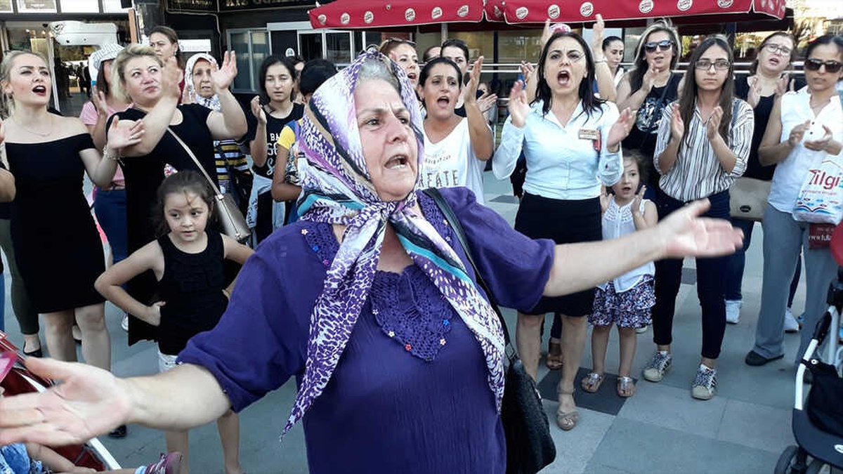 Nazillili Kadınlar Çocuklar İçin Yürüdü