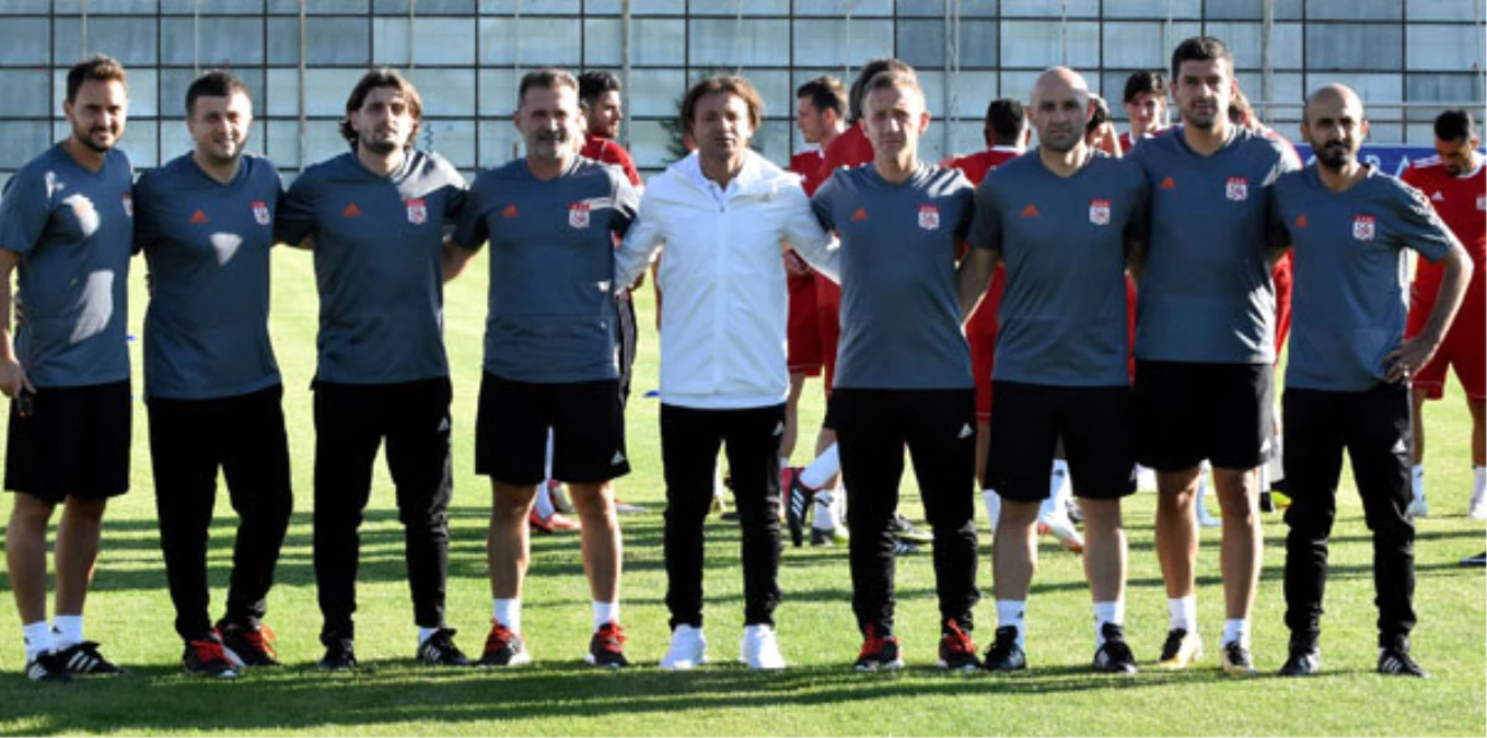 Sivasspor\'da Tuna\'nın Yardımcıları Belli Oldu