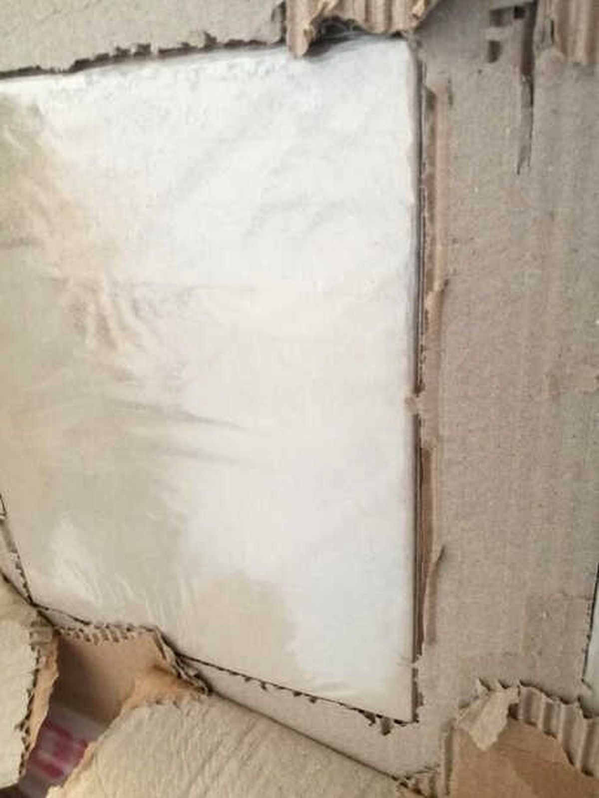 Tişört Kolilerinden Uyuşturucu Çıktı