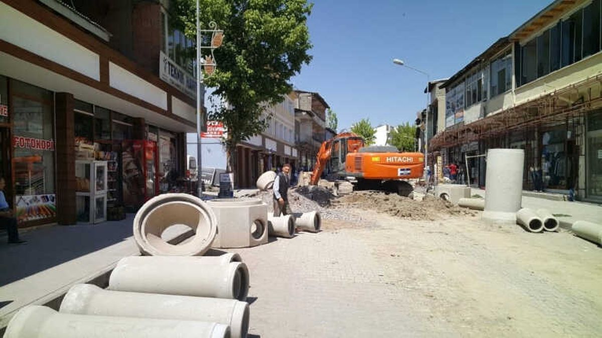 Uzan, Altyapı ve Yol Çalışmalarını Denetledi