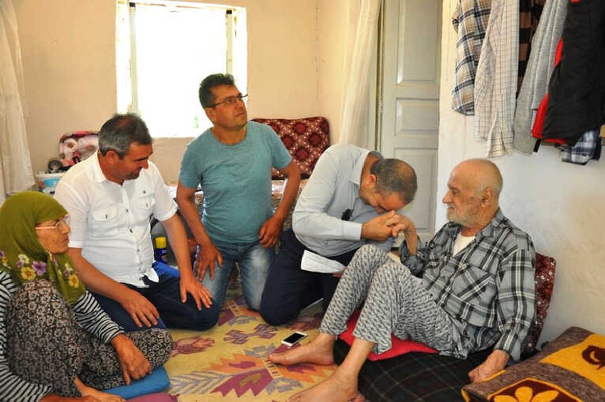 Yaşlı ve Engelli Çiftin Evlerinde Hizmet