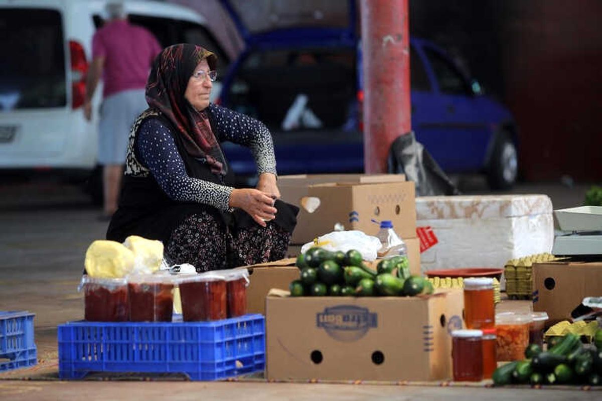 Yenimahalle\'de "Köylü Pazarı" Devam Ediyor