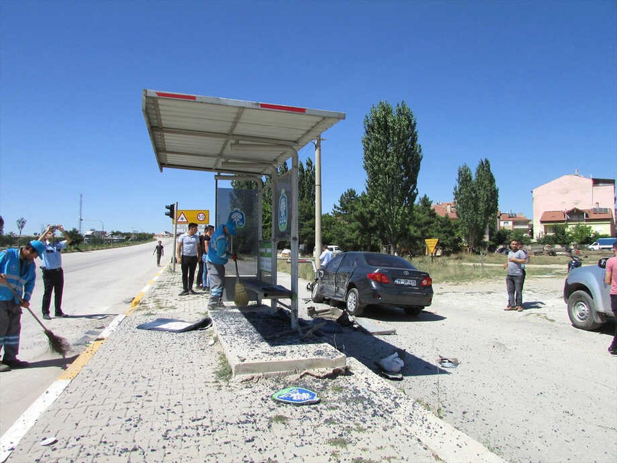 Afyonkarahisar\'da Trafik Kazası: 2 Yaralı