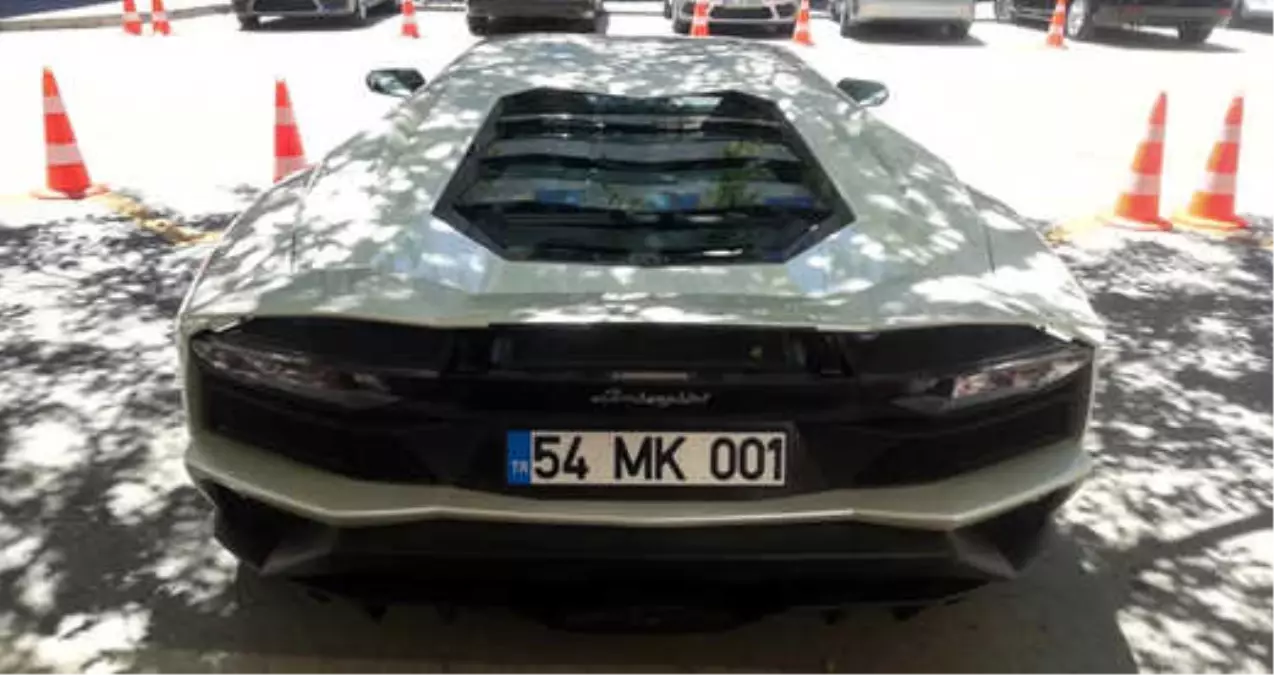 AK Parti Sakarya Milletvekili Kenan Sofuoğlu Meclis\'e Lamborghini ile Geldi