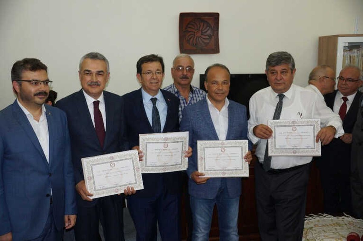 Aydın\'da AK Parti\'li Vekiller Mazbatalarını Aldı