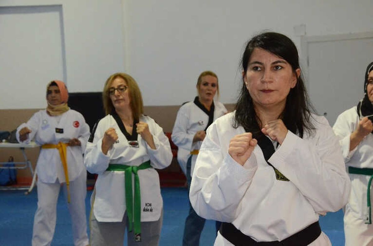 Bu Kadınlara Sataşmak Yürek İster
