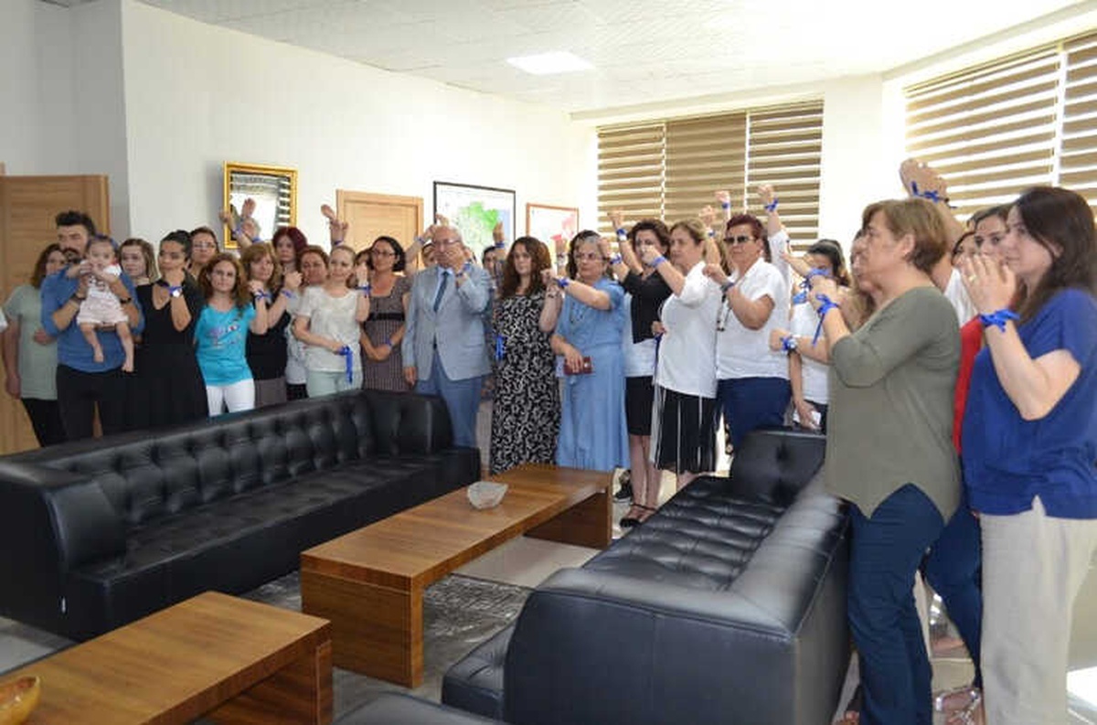 Çocuk İstismarına \'Mavi Kurdeleli\' Tepki
