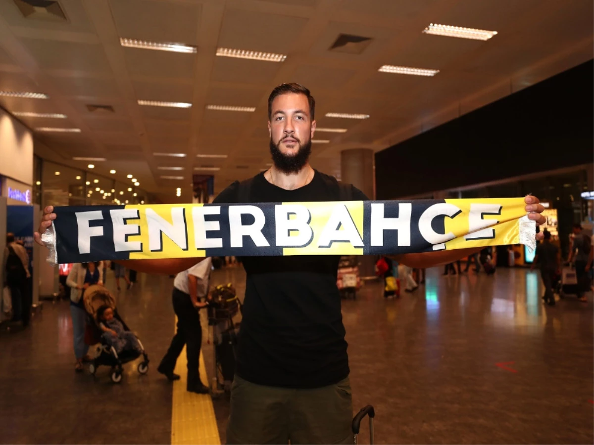 Fenerbahçe Doğuş\'un Yeni Transferi İstanbul\'a Geldi
