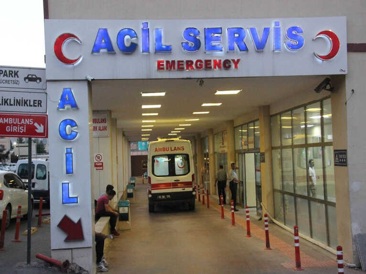 Gökten Tarlaya İnen Cisim Patladı: 3 Yaralı