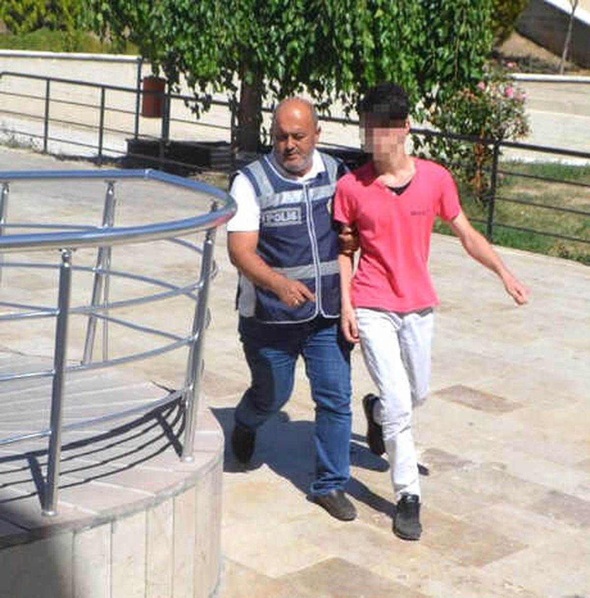 Kardeşini Neden Dövdün?\' Diyen Babasını Bıçaklayarak Öldürdü (2)