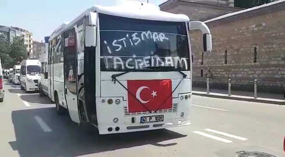 Leyla ve Eylül\'ün Ölümüne Tepki Gösteren Servisçiler Yolları İnletti
