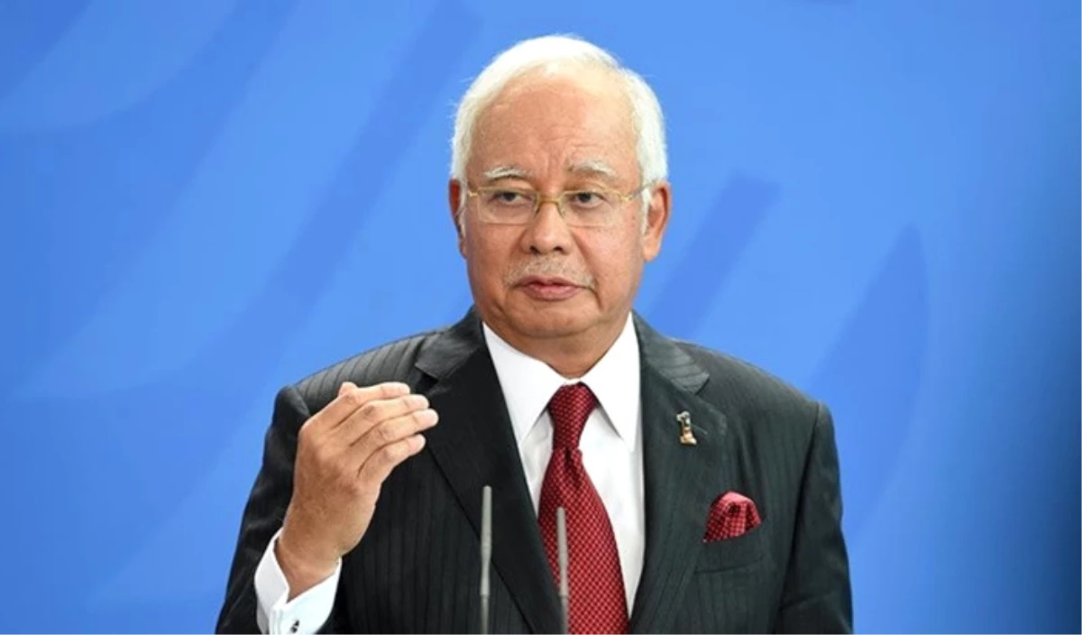 Malezya\'da Eski Başbakan Rezak Serbest Bırakıldı