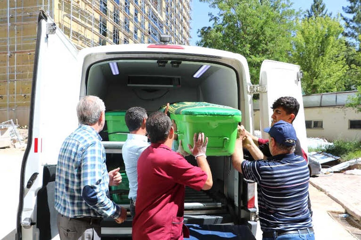 Sivas\'ta Cenazeler Yakınlarına Teslim Edildi