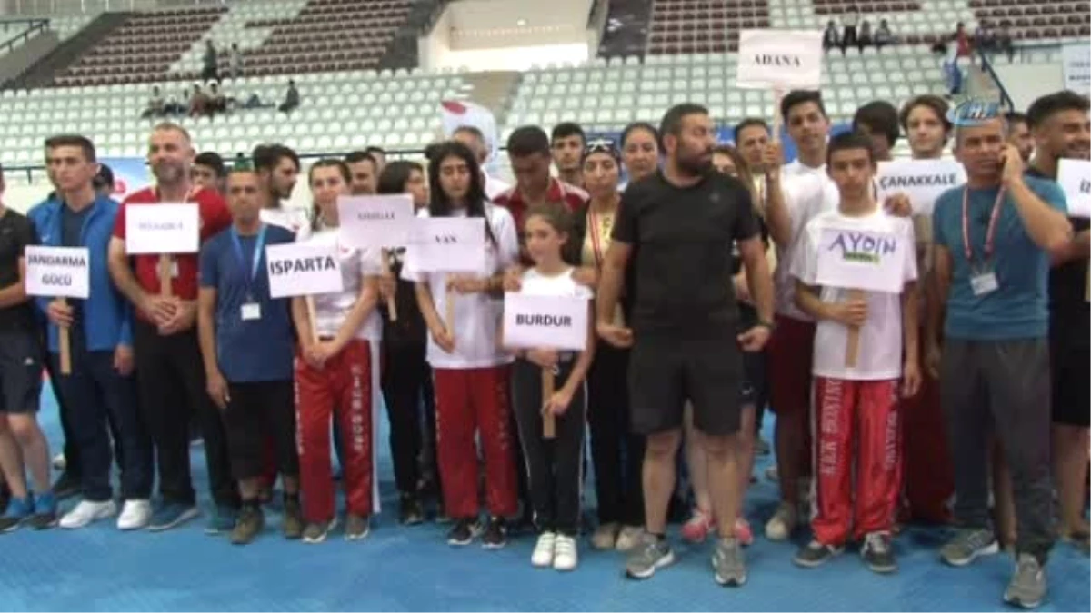 Türkiye Kick Boks Şampiyonası Elazığ\'da Başladı