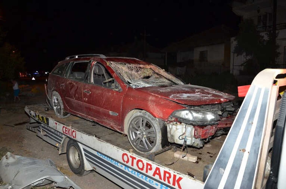 Uşak\'ta Trafik Kazası;1 Ölü, 2 Yaralı