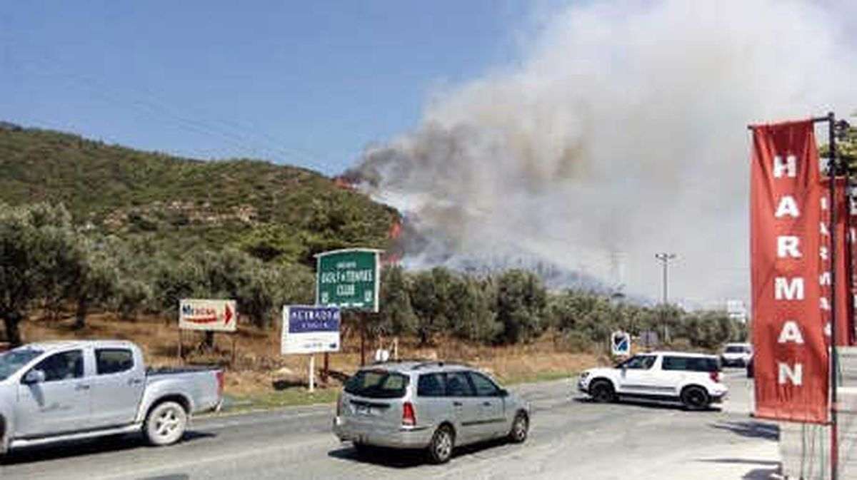 Bodrum\'da Otluk ve Makilik Alanda Korkutan Yangın
