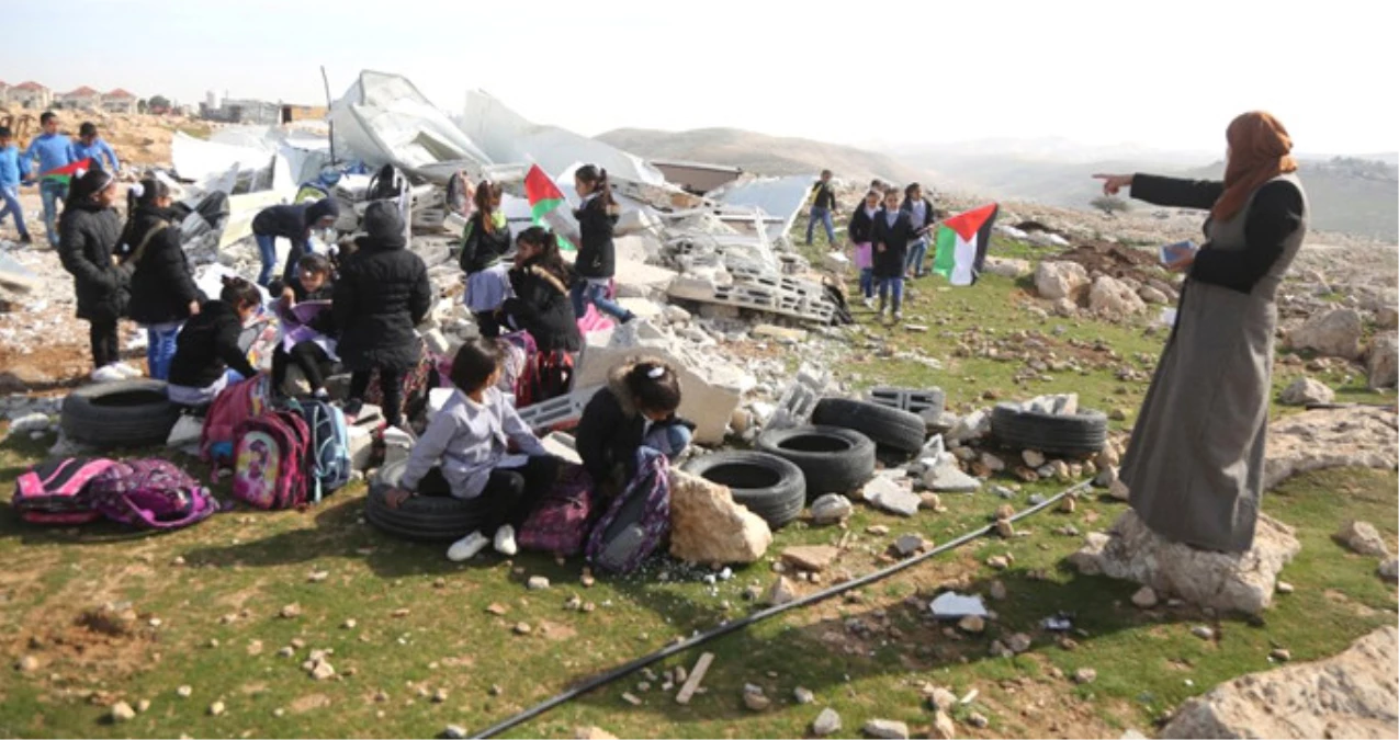 Dışişleri Bakanlığı, Abu Nuwwar Bedevi Topluluğuna Ait Evleri Yıkan İsrail\'i Kınadı