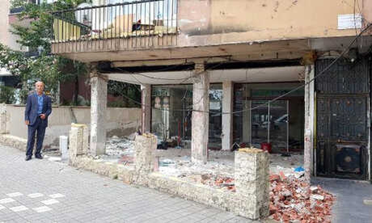Dükkan Sahibine Kızdı, Kirada Olduğu İş Yerini Kırıp Döktü