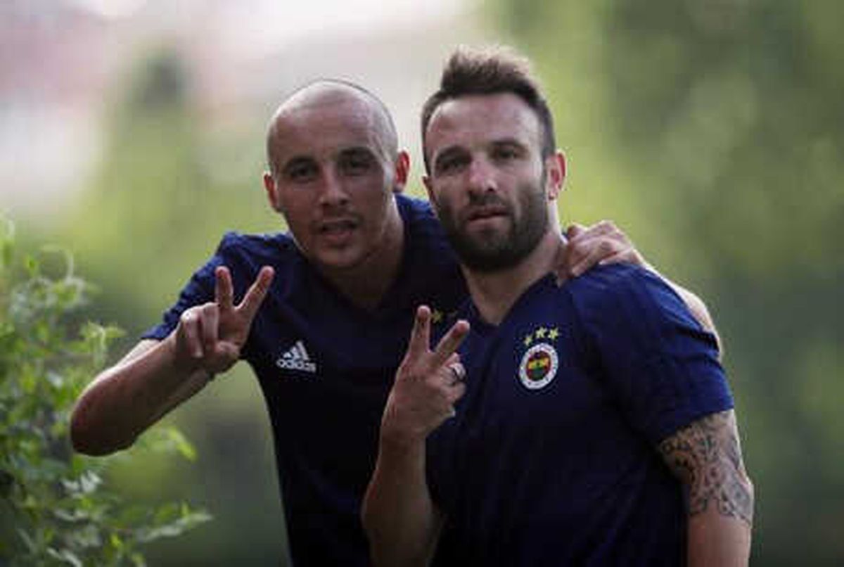 Fenerbahçe Pas ve Yan Top Çalıştı
