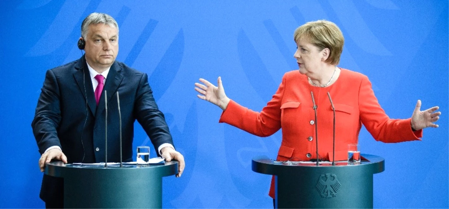 Merkel, Macaristan Başbakanı Orban ile Bir Araya Geldi