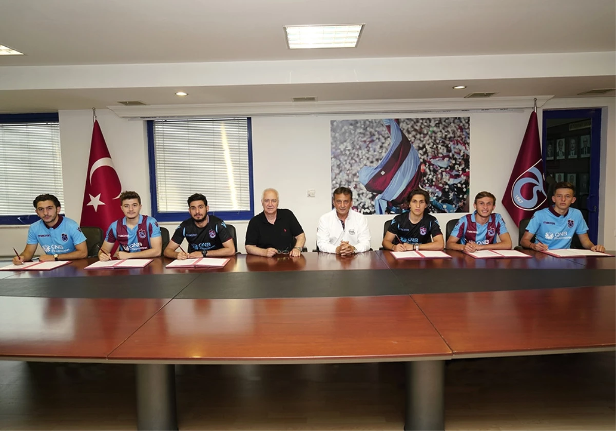 Trabzonspor 6 Oyuncuyla Profesyonel Sözleşme Yaptı