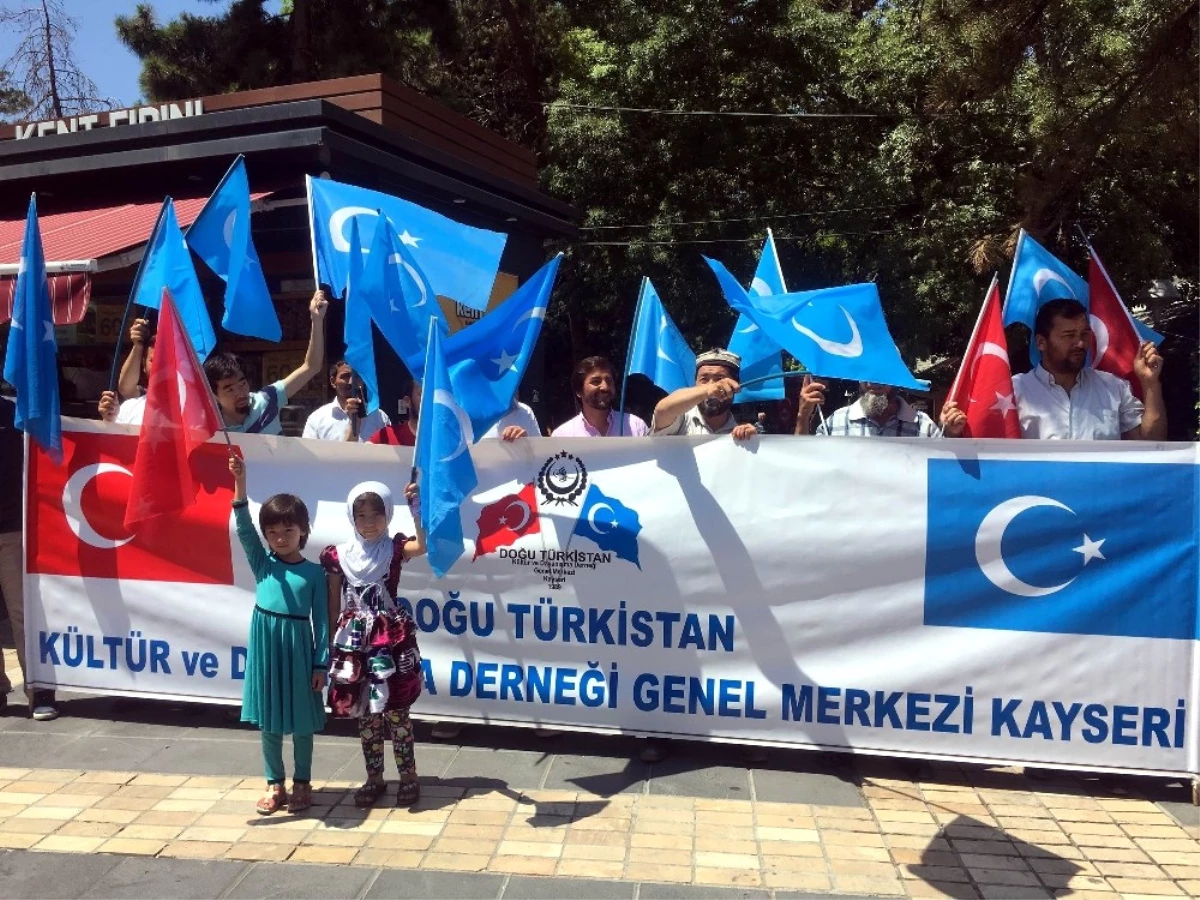 Tümtürk: "Doğu Türkistan Her Gün Katliam ile Anılmaktan Bıktı"