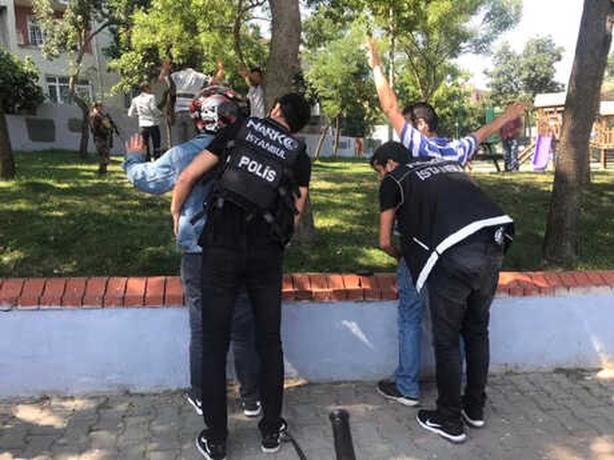 Üsküdar\'da Uyuşturucu Operasyonu (1)